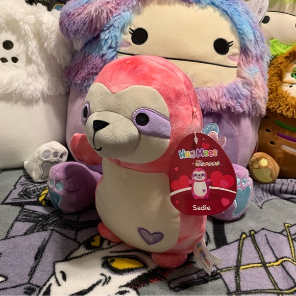 Squishmallows 10” Sadie The Sloth Hug Me Valentines Edition - Picture 2 of 6